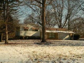 1337 Hathaway Dr, Indianapolis, IN 46229-2324
