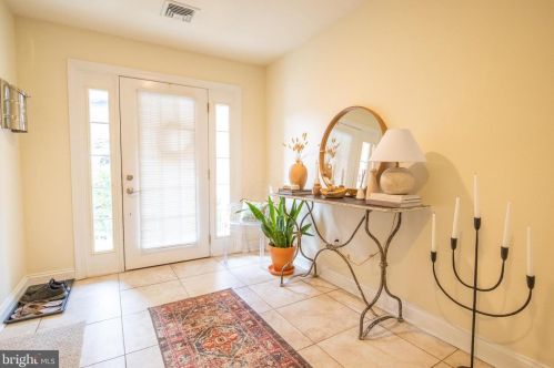 243 Gay St, Philadelphia, PA 19128-4813