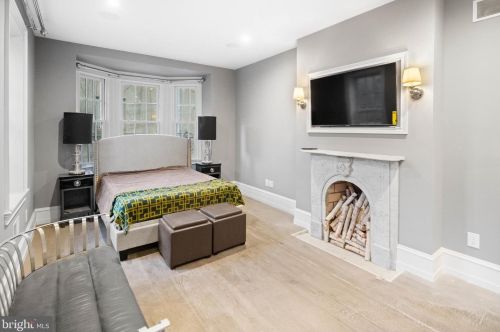 600 23rd St, Philadelphia PA  19130-3135 exterior