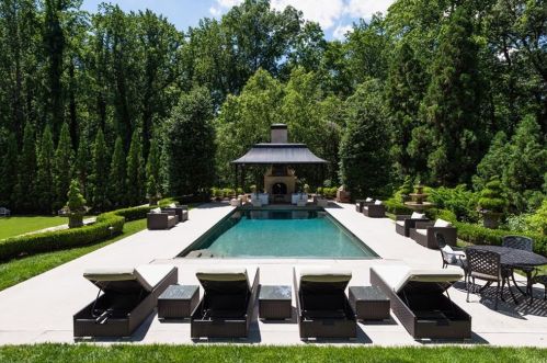 2740 Habersham Rd, Atlanta GA  30305-2938 exterior