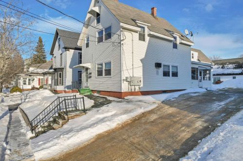 75 Nichols St, Lewiston, ME 04240-6343