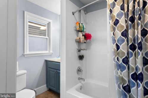 324 Walnut St, Lancaster PA  17602-2438 exterior