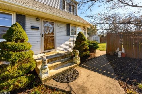 1601 Raritan Ave, Manville, NJ 08835-2042