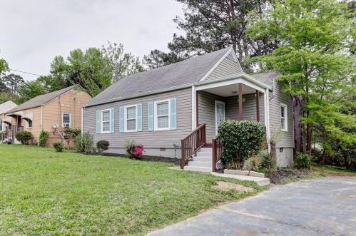 2664 Baker Ridge Dr, Atlanta, GA 30318-7223