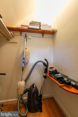 1004 Oakwood Rd, Haddonfield NJ 08033-3632 exterior