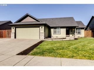 4038 Douglas Dr, Springfield, OR 97478-5588