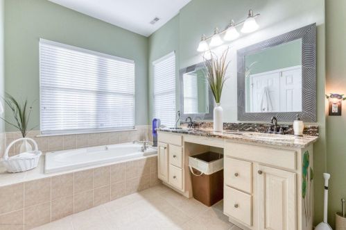 19 Carleton Dr, East Freehold NJ  07728-9273 exterior