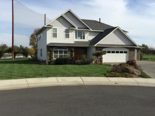 9203 Jonagold Ct, Yakima, WA 98903-9622