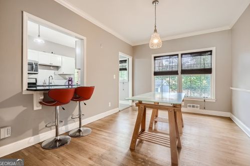 3685 Cantrell Rd, Atlanta GA  30319-1304 exterior