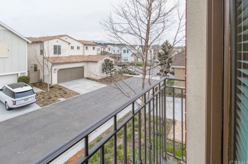 117 Bumblebee, Irvine CA  92618-1150 exterior
