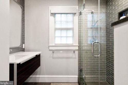 29 Cleveland Ln, Princeton NJ  08540-3049 exterior