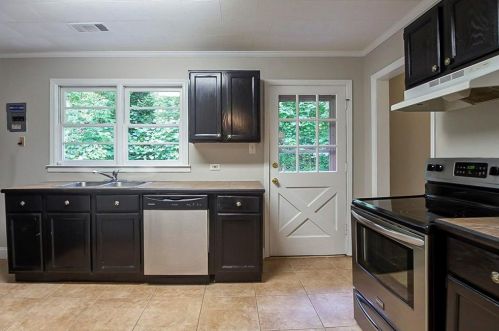 180 Green Cir, Holly Springs, GA 30114-7447