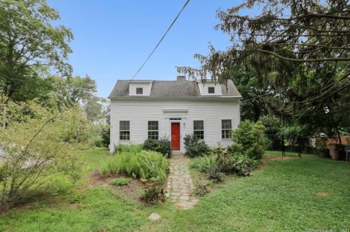 22 Fairhaven Rd, Niantic, CT 06357-1702