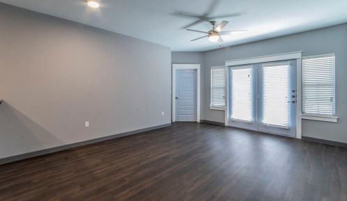 200 Maple Ln, Webberville, TX 78621-3061