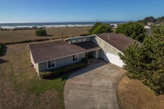2920 Fortune St, Mckinleyville, CA 95519-7542