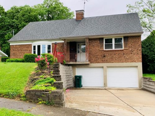 3279 Ferncroft Dr, Cincinnati, OH 45211-6121