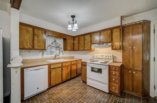 2239 Clay Rd, Austell, GA 30106-2011