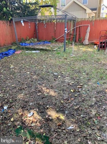 2255 37 St, Camden NJ 08110-2211 exterior