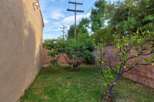 1205 Cleveland Rd, Glendale CA  91202-2602 exterior
