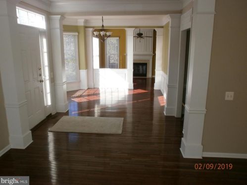 33 Trewbridge Ct, Princeton NJ  08540-7738 exterior