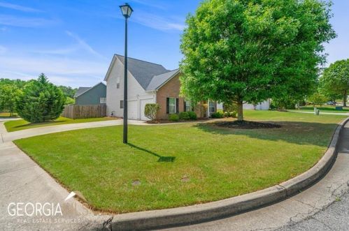 310 Blackwood Ln, Suwanee, GA 30024-1187