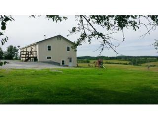 241 Brown Rd, Shoreham VT  05770-9521 exterior