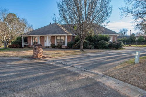 122 Pine Bluff Dr, Warner Robins, GA 31088-7720