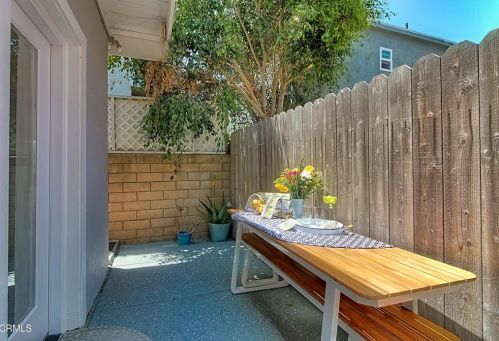 363 Highland Dr, Oxnard, CA 93035-4414