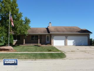 1301 Whitetail Ln, Sandwich, IL 60548-1176