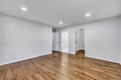 85 Walnut St, Upper Stepney CT  06468-2509 exterior