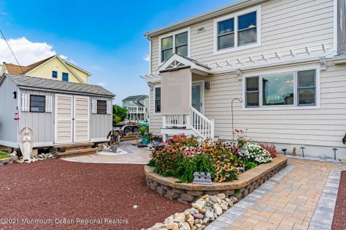 1311 Kauai Dr, Lacey, NJ 08731-4709