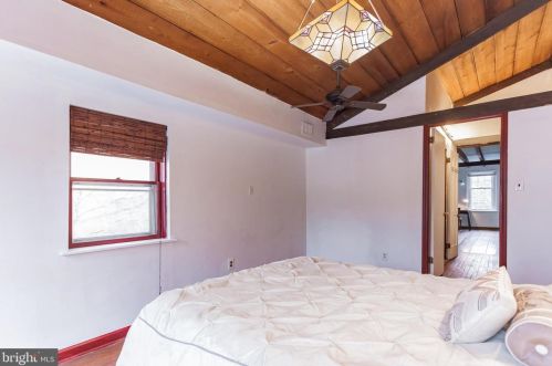 806 Front St, Philadelphia PA 19106-3019 exterior