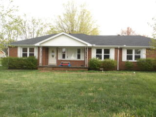 214 Donoho Ave, Lafayette, TN 37083-1405