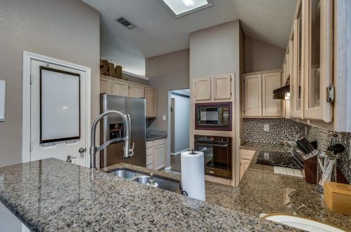 7624 Arbor Ridge Ct, Fort Worth TX  76112-4535 exterior