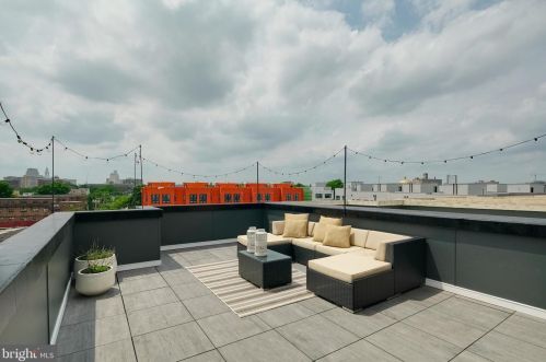 602 5th St, Philadelphia PA 19123-2201 exterior