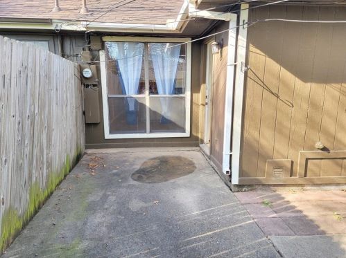 717 Lemons St, Cedar Hill TX 75104-7933 exterior