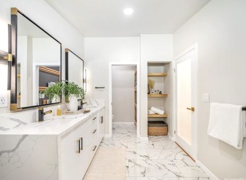 1232 Kalaniiki St, Honolulu HI  96821-1213 exterior