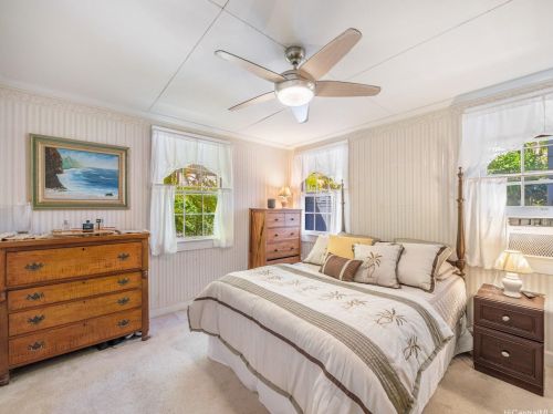 4561 Aukai Ave, Honolulu HI  96816-5209 exterior