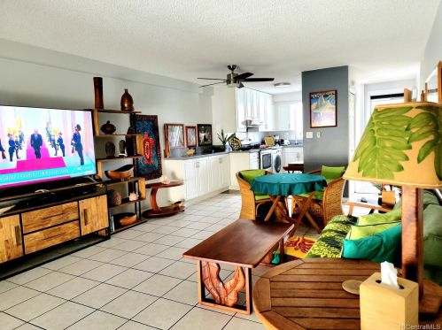 1615 Wilder Ave, Honolulu, HI 96822-4680
