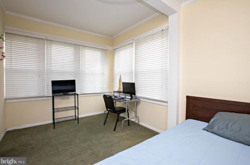 3240 48 St, Camden NJ 08109-2108 exterior