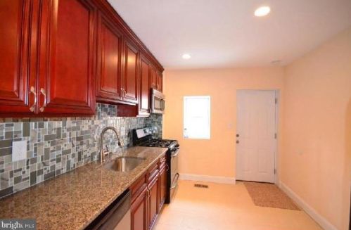 2237 Earp St, Philadelphia, PA 19146-4214