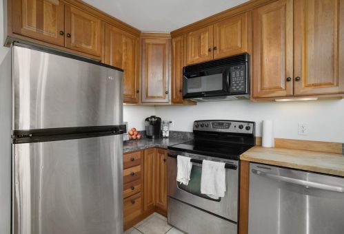 401 Islington St, Portsmouth, NH 03801-4223