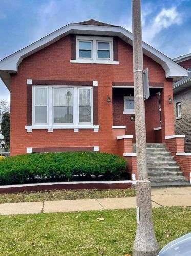 2432 Elmwood Ave, Forest View, IL 60402-2624