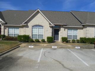 203 Navarro Dr, College Station TX  77845-6601 exterior