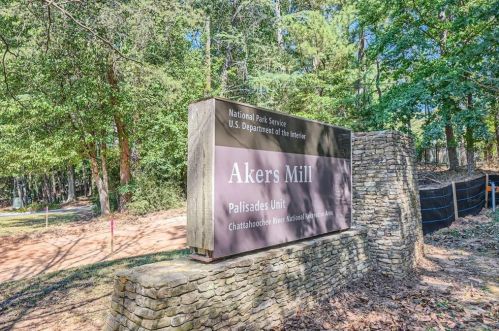 1308 Highland Bluff Dr, Atlanta GA  30339-3233 exterior