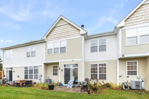 561 Pinebrook Dr, Lemont IL  60490-3173 exterior
