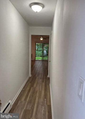 211 Garnet Dr, Burlington, NJ 08016-4709