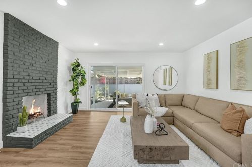 1048 Fairbrook Ln, Santa Ana CA  92706-1106 exterior