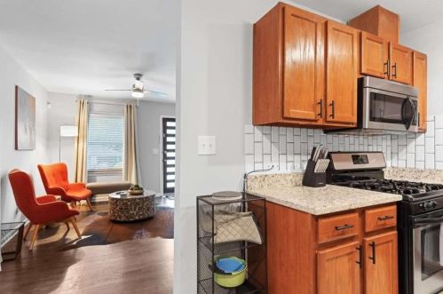 1609 Bridgeport Dr, Atlanta GA  30318-3331 exterior