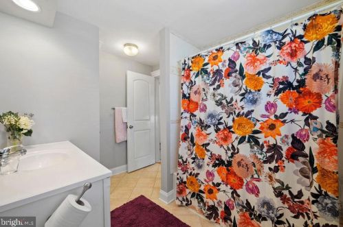 105 Ellis St, Tavistock NJ 08033-1826 exterior